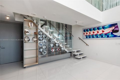 Condominio en alquiler en Miami, Florida, 3 dormitorios, 239.78 m2 № 2016500 - foto 5