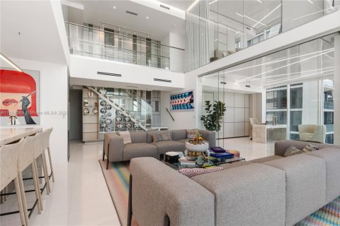 Condominio en alquiler en Miami, Florida, 3 dormitorios, 239.78 m2 № 2016500 - foto 6