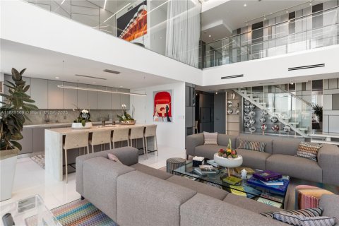 Condominio en alquiler en Miami, Florida, 3 dormitorios, 239.78 m2 № 2016500 - foto 15