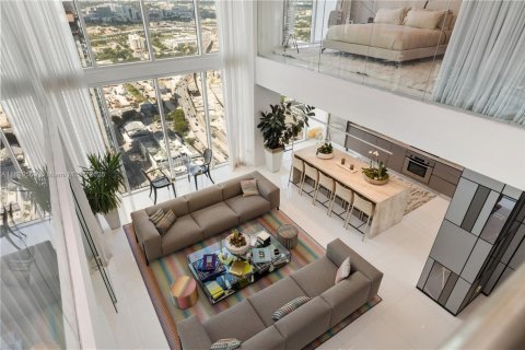 Condominio en alquiler en Miami, Florida, 3 dormitorios, 239.78 m2 № 2016500 - foto 25
