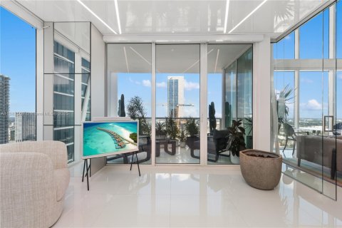 Condominio en alquiler en Miami, Florida, 3 dormitorios, 239.78 m2 № 2016500 - foto 17