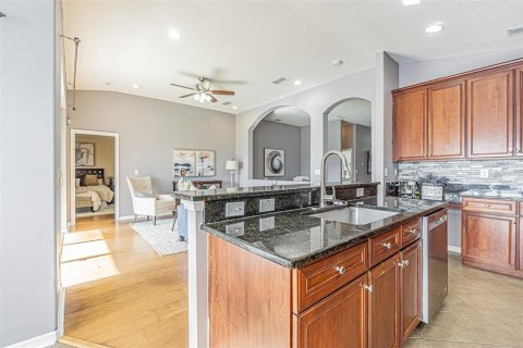Casa en venta en Wesley Chapel, Florida, 4 dormitorios, 188.96 m2 № 1886033 - foto 3