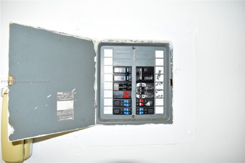 Condominio en venta en Sunrise, Florida, 2 dormitorios, 78.97 m2 № 1977253 - foto 28