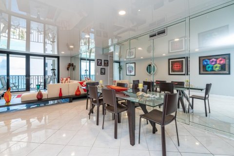 Condo in Hollywood, Florida, 2 bedrooms  № 1948957 - photo 6