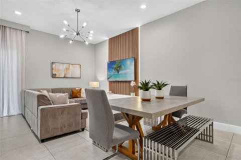 Touwnhouse à vendre à Kissimmee, Floride: 4 chambres, 167.6 m2 № 2150504 - photo 3