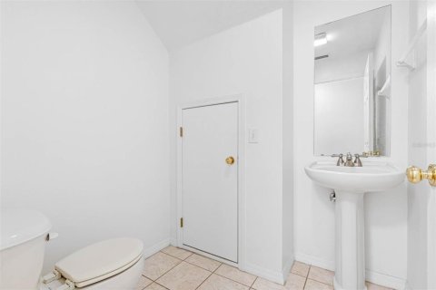 Townhouse in Saint Petersburg, Florida 2 bedrooms, 142.88 sq.m. № 1722286 - photo 13