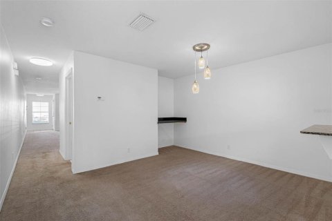 Townhouse in Saint Petersburg, Florida 2 bedrooms, 142.88 sq.m. № 1722286 - photo 7