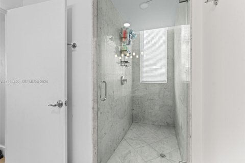 Copropriété à louer à Miami, Floride: 1 chambre, 91.88 m2 № 1977439 - photo 17