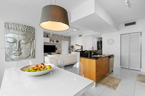 Copropriété à louer à Miami, Floride: 1 chambre, 91.88 m2 № 1977439 - photo 9