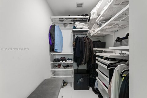 Copropriété à louer à Miami, Floride: 1 chambre, 91.88 m2 № 1977439 - photo 18