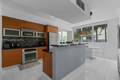 Copropriété à louer à Miami, Floride: 1 chambre, 91.88 m2 № 1977439 - photo 4