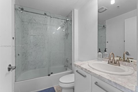 Copropriété à louer à Miami, Floride: 1 chambre, 91.88 m2 № 1977439 - photo 12