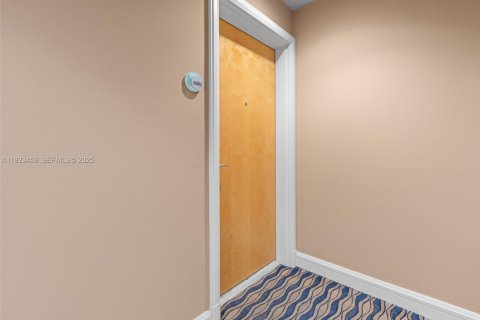 Copropriété à louer à Miami, Floride: 1 chambre, 91.88 m2 № 1977439 - photo 22