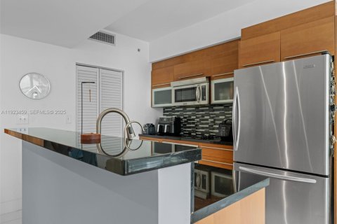 Copropriété à louer à Miami, Floride: 1 chambre, 91.88 m2 № 1977439 - photo 6