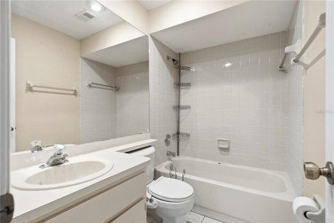 Condo in Weeki Wachee, Florida, 2 bedrooms  № 2232530 - photo 12