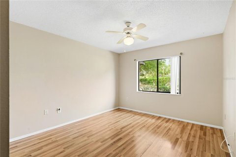 Condo in Weeki Wachee, Florida, 2 bedrooms  № 2232530 - photo 14