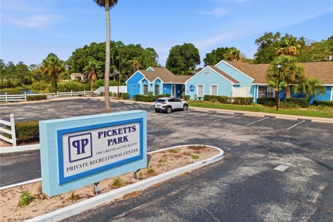 Condo in Weeki Wachee, Florida, 2 bedrooms  № 2232530 - photo 30