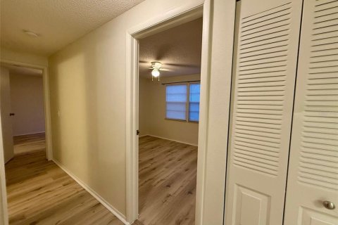 Condominio en alquiler en Port Charlotte, Florida, 2 dormitorios, 89.19 m2 № 1853193 - foto 13