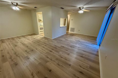 Condominio en alquiler en Port Charlotte, Florida, 2 dormitorios, 89.19 m2 № 1853193 - foto 2