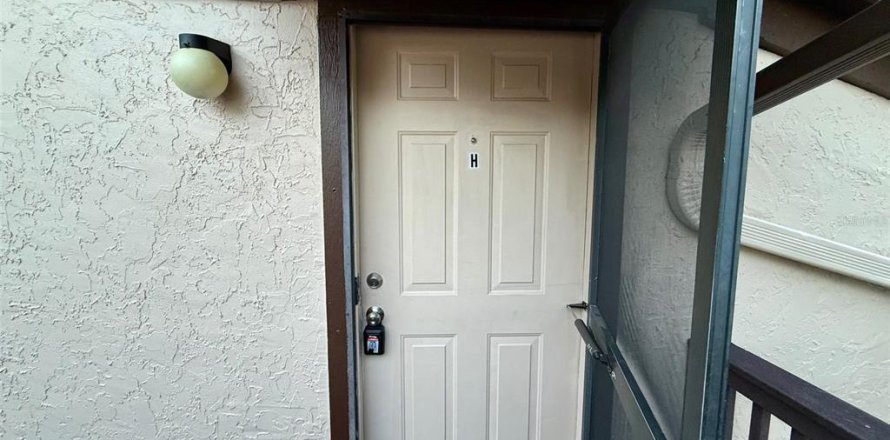 Condominio en Port Charlotte, Florida, 2 dormitorios № 1853193