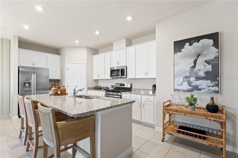 Villa ou maison à vendre à Eagle Lake, Floride: 4 chambres, 170.85 m2 № 2100880 - photo 6