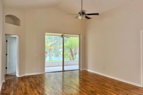 House in Wesley Chapel, Florida 3 bedrooms, 152.36 sq.m. № 2201759 - photo 2