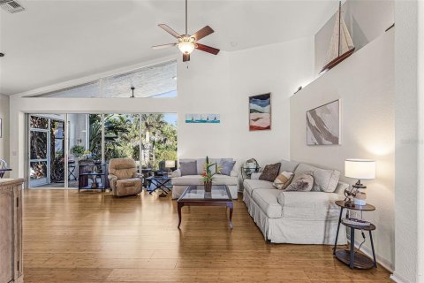 House in Punta Gorda, Florida 2 bedrooms, 144.28 sq.m. № 2384254 - photo 16