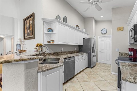 House in Punta Gorda, Florida 2 bedrooms, 144.28 sq.m. № 2384254 - photo 13