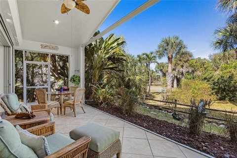House in Punta Gorda, Florida 2 bedrooms, 144.28 sq.m. № 2384254 - photo 8