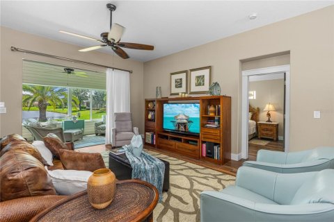 Casa en venta en New Smyrna Beach, Florida, 3 dormitorios, 193.14 m2 № 1904270 - foto 9