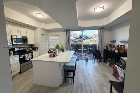 Touwnhouse à vendre à Dania Beach, Floride: 2 chambres, 128.11 m2 № 2008991 - photo 11