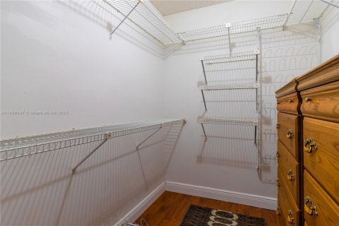 Снять в аренду кондоминиум в Уэстон, Флорида 2 спальни, 114.73м2, № 2018501 - фото 10