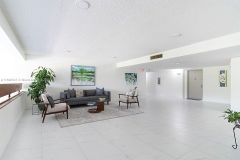 Снять в аренду кондоминиум в Уэстон, Флорида 2 спальни, 114.73м2, № 2018501 - фото 14