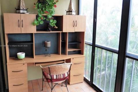 Снять в аренду кондоминиум в Уэстон, Флорида 2 спальни, 114.73м2, № 2018501 - фото 16