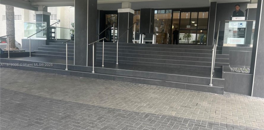 Condominio en Miami Beach, Florida, 2 dormitorios  № 2036384