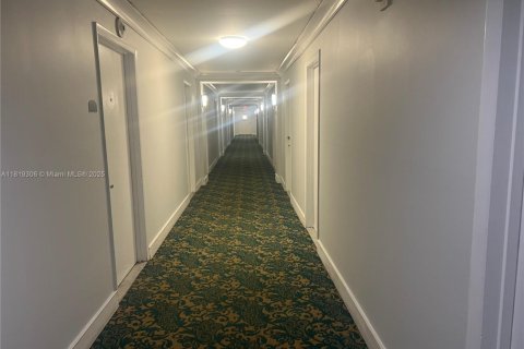 Condominio en venta en Miami Beach, Florida, 2 dormitorios, 123.19 m2 № 2036384 - foto 16