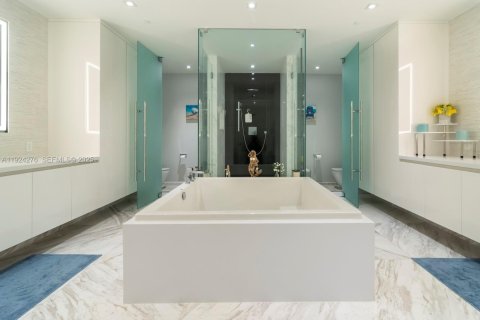 Copropriété à louer à Fort Lauderdale, Floride: 4 chambres, 298.59 m2 № 1982522 - photo 24