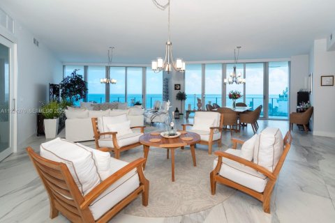 Copropriété à louer à Fort Lauderdale, Floride: 4 chambres, 298.59 m2 № 1982522 - photo 6