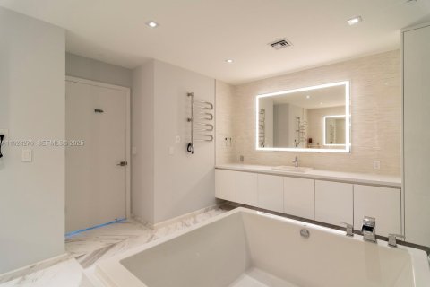 Copropriété à louer à Fort Lauderdale, Floride: 4 chambres, 298.59 m2 № 1982522 - photo 28