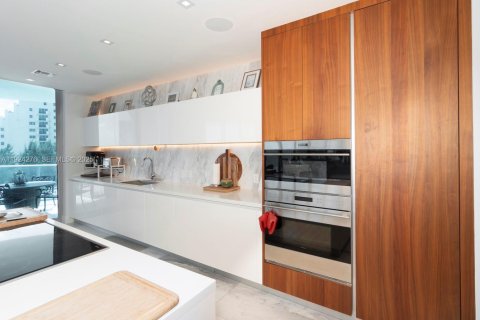 Copropriété à louer à Fort Lauderdale, Floride: 4 chambres, 298.59 m2 № 1982522 - photo 15