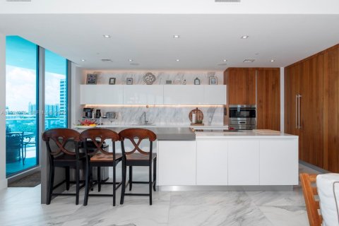 Copropriété à louer à Fort Lauderdale, Floride: 4 chambres, 298.59 m2 № 1982522 - photo 12