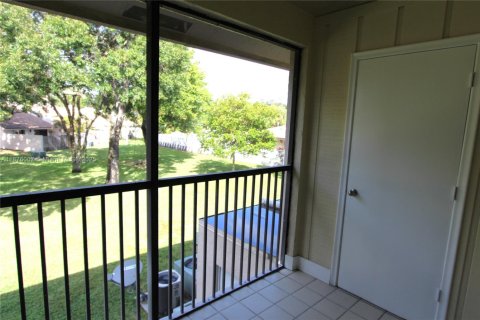 Condominio en venta en Oakland Park, Florida, 2 dormitorios, 102.19 m2 № 1977496 - foto 11