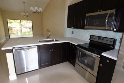 Condominio en venta en Oakland Park, Florida, 2 dormitorios, 102.19 m2 № 1977496 - foto 5