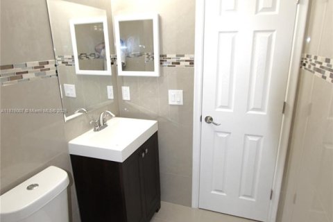 Condominio en venta en Oakland Park, Florida, 2 dormitorios, 102.19 m2 № 1977496 - foto 21