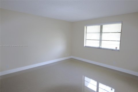 Condominio en venta en Oakland Park, Florida, 2 dormitorios, 102.19 m2 № 1977496 - foto 13