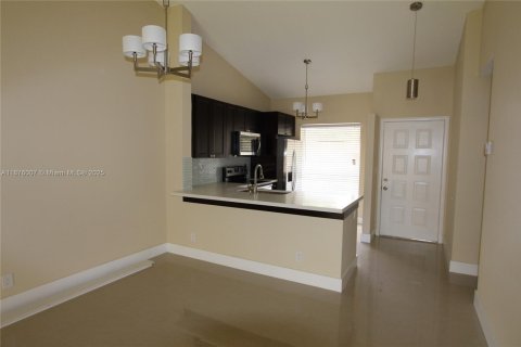 Condominio en venta en Oakland Park, Florida, 2 dormitorios, 102.19 m2 № 1977496 - foto 3