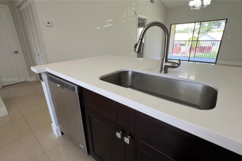 Condominio en venta en Oakland Park, Florida, 2 dormitorios, 102.19 m2 № 1977496 - foto 7