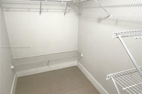 Condominio en venta en Oakland Park, Florida, 2 dormitorios, 102.19 m2 № 1977496 - foto 16