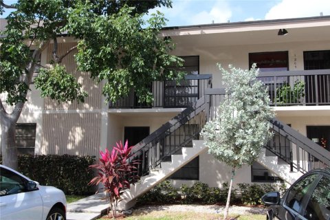 Condominio en venta en Oakland Park, Florida, 2 dormitorios, 102.19 m2 № 1977496 - foto 2