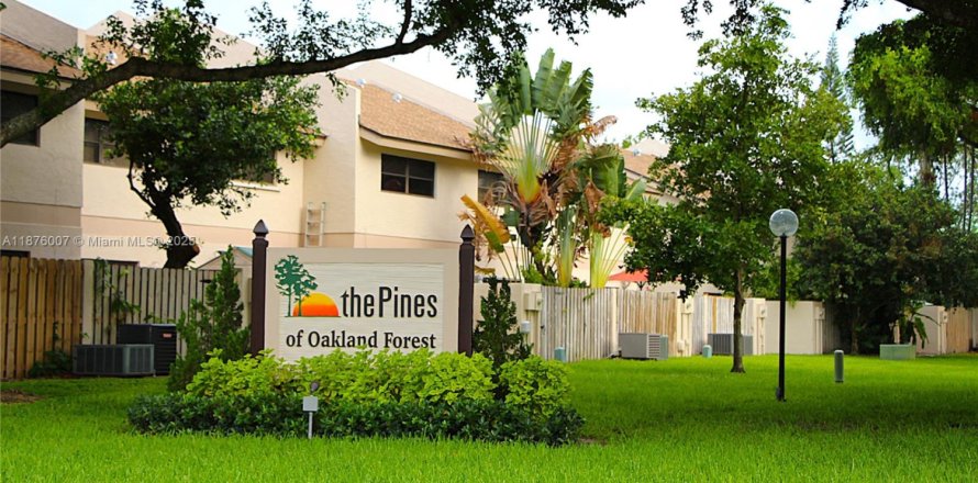 Condominio en Oakland Park, Florida, 2 dormitorios № 1977496
